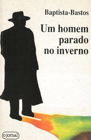 Um Homem Parado No Inverno